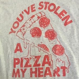 Cute funny silly graphic tee “Pizza My Heart” M